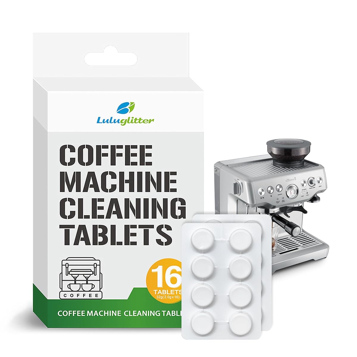 Seize tablettes vertes de nettoyage pour machine à expresso, alignées sur un plan de travail en bois.